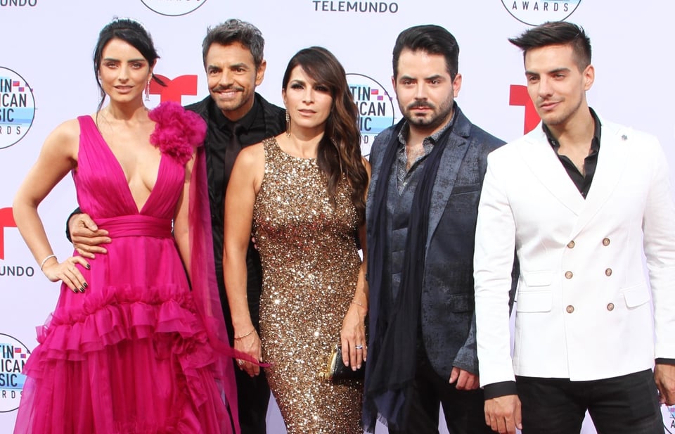 La Chacha (2 de marzo) ¿El fin del amor? ¿Eugenio Derbez el más feliz? La ‘crisis’ de Aislinn Derbez y Mauricio Ochmann (FOTOS)