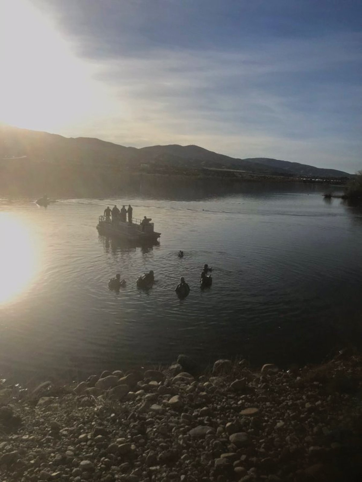 CURIOSO: Misteriosa aparición de bote fantasma en un lago… ¿Qué sucedió?