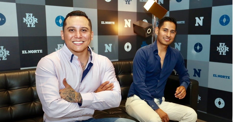 Edwin Luna aparece desnudo y lo tachan de ‘gay’ mientras su esposa Kimberly también se queda en ‘paños menores’ (FOTOS) featured image