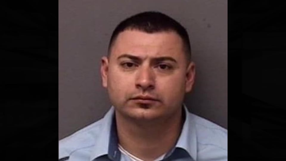 Hispano es acusado de un misterioso asesinato a puñaladas en Texas