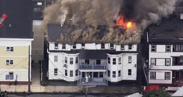 Un muerto, una docena de heridos y 8 mil evacuados de sus hogares por explosiones de gas en Boston