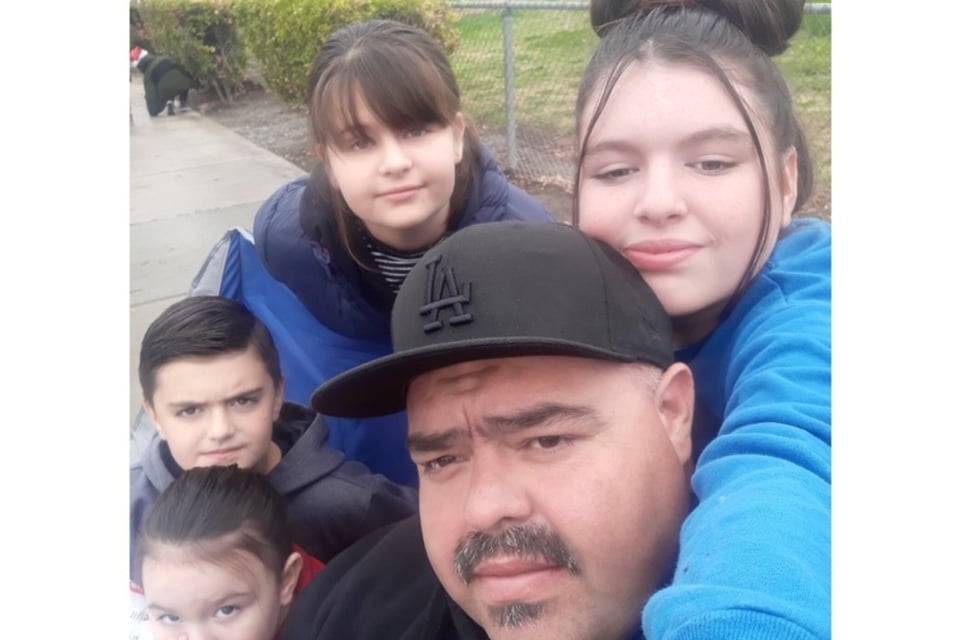 California: Árbol de Navidad incendió una casa y mató a casi toda una familia hispana