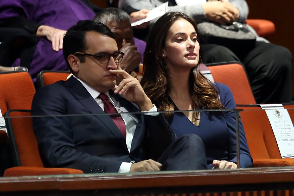 Se filtra foto de novia de hijo de AMLO en lencería (FOTOS)