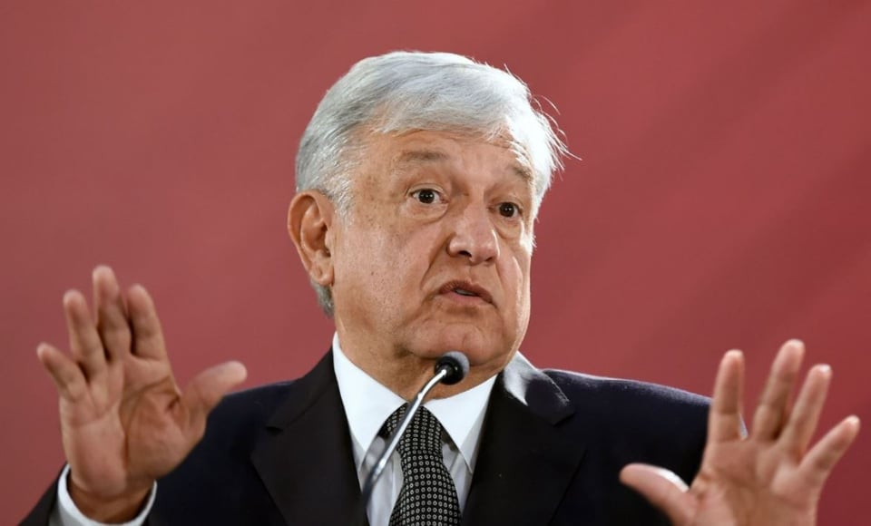 «Fue un raspón», dice AMLO tras accidente de su caravana