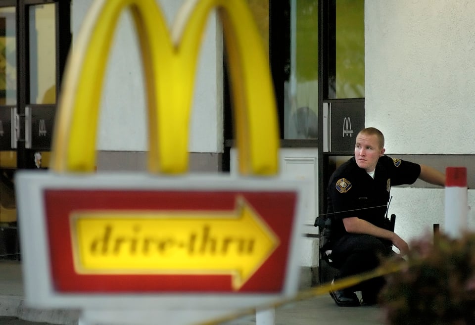Mujer dispara a empleados de McDonald’s en Oklahoma City tras molestarse por estar cerrado