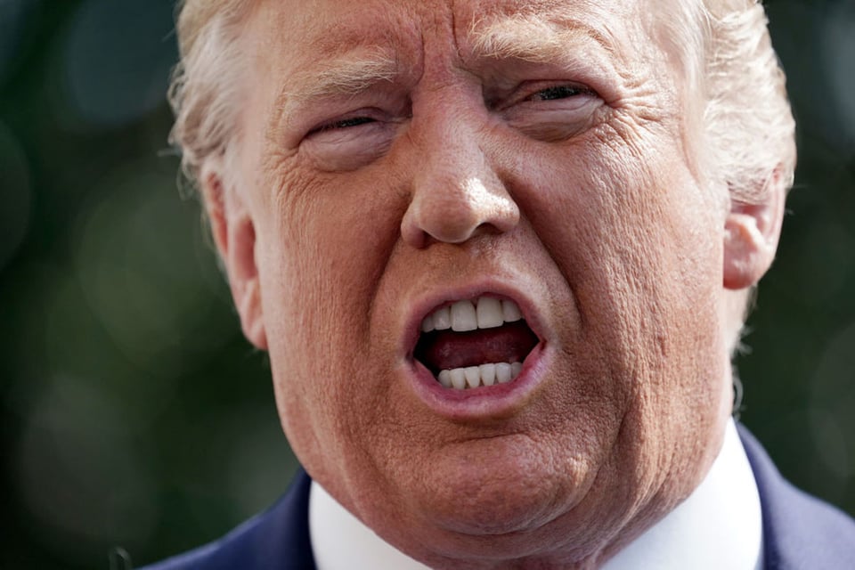 Trump enfurece y llama “imbécil” a republicano por criticar su llamada telefónica