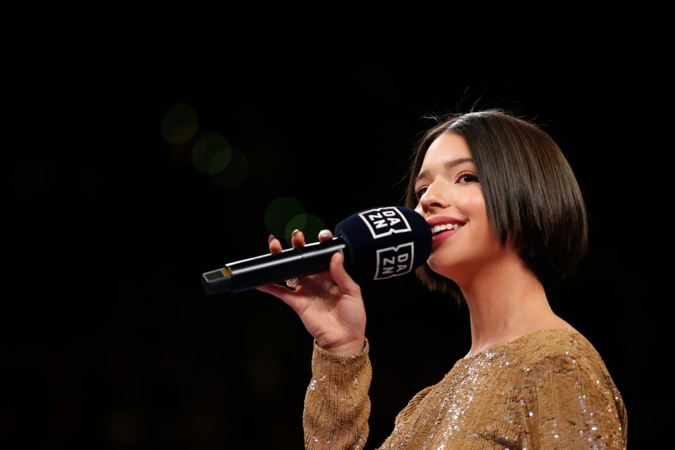 Pepe Aguilar cuenta la verdad sobre ‘grosería’ de Ángela Aguilar en pelea del Canelo (FOTOS)