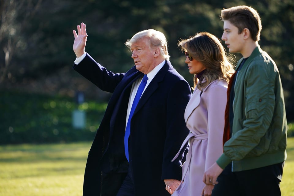 Hijo de Trump es tan alto que personas bromean sobre su futuro en la NBA