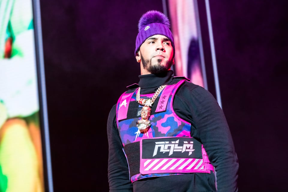 Tirotean la casa del cantante hispano Anuel AA, novio de Karol G (FOTOS)