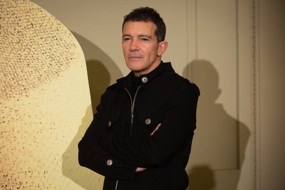 Antonio Banderas anuncia que dio positivo por coronavirus
