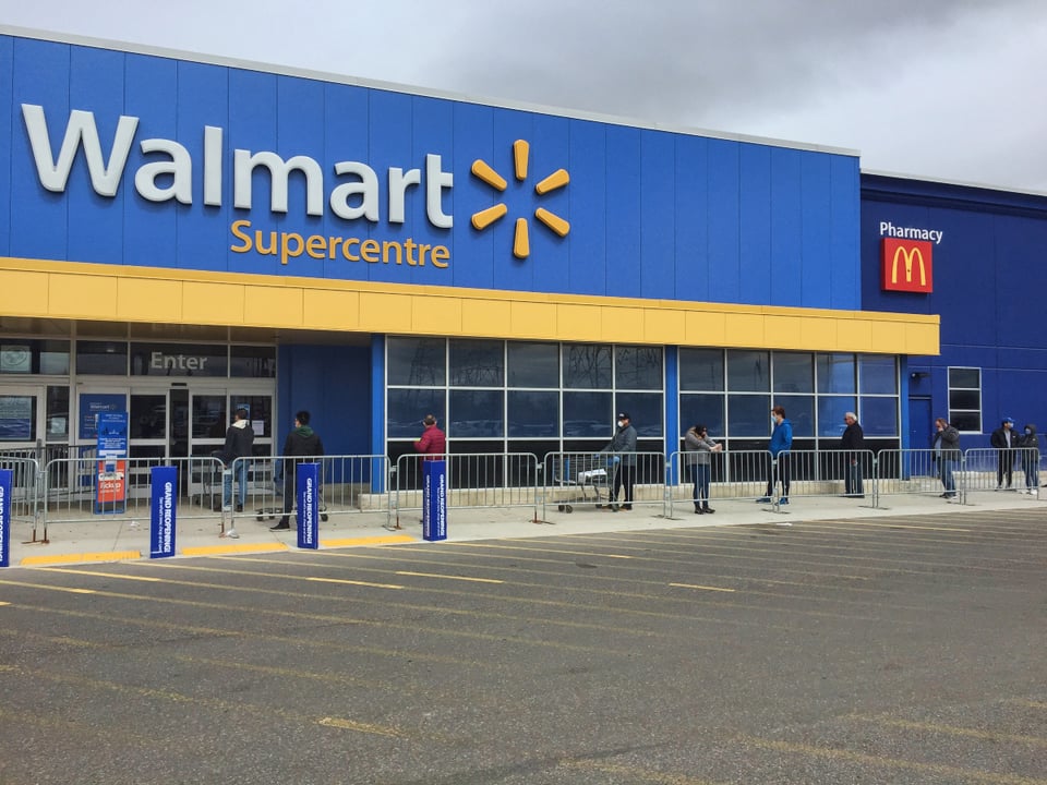 Walmart exigirá nueva regla a empleados y recomienda a clientes aplicarla para evitar propagar el coronavirus