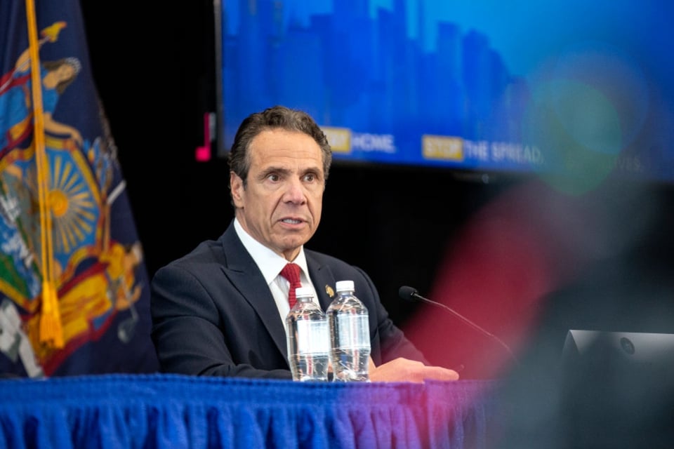 Indocumentados exigen al gobernador de Nueva York crear un fondo de ayuda