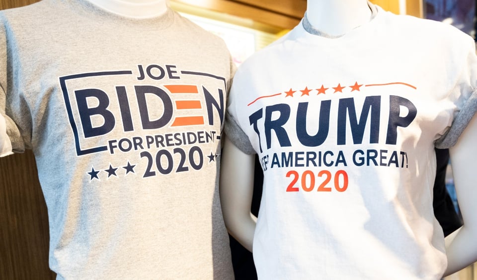 Biden se mantiene por delante de Trump a nivel nacional en vísperas de las convenciones