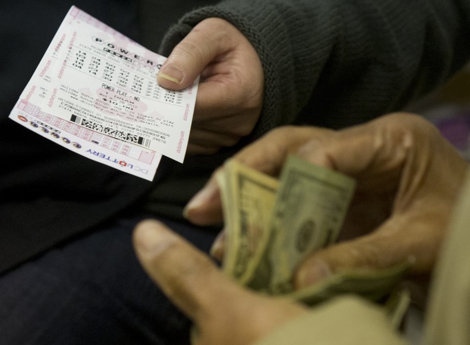 Había ganado $4 millones en la lotería pero le robaron todo por no hablar inglés