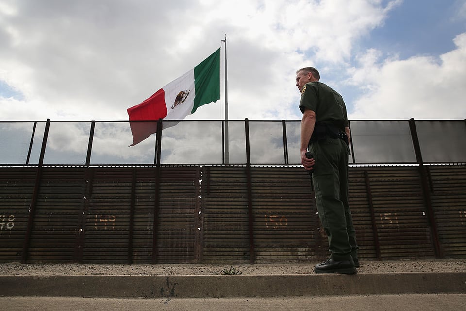 Arrestos de indocumentados en frontera baten récord en noviembre