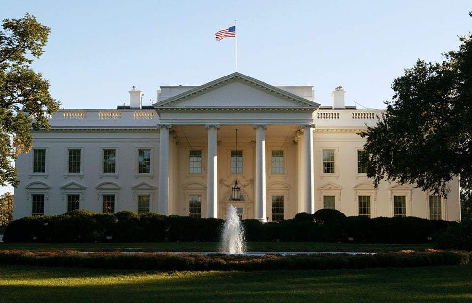 Kellyanne Conway, asesora de Trump renuncia a la Casa Blanca