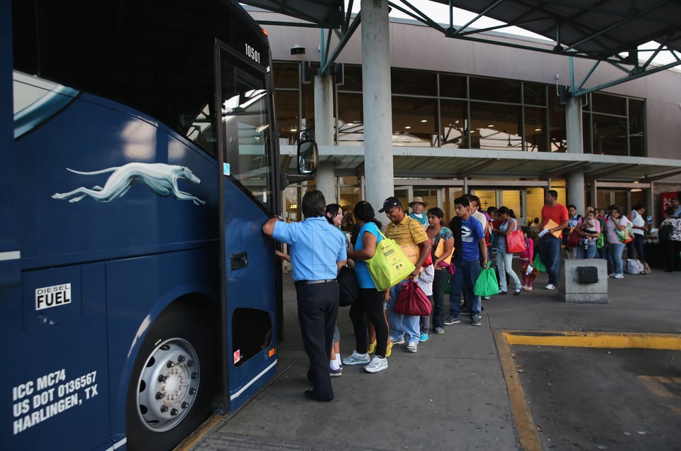 Memo de la Patrulla Fronteriza contradice lo dicho por Greyhound sobre redadas featured image