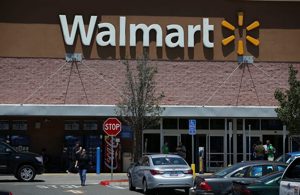 Donación anónima paga $70 mil en compras de clientes en Walmart