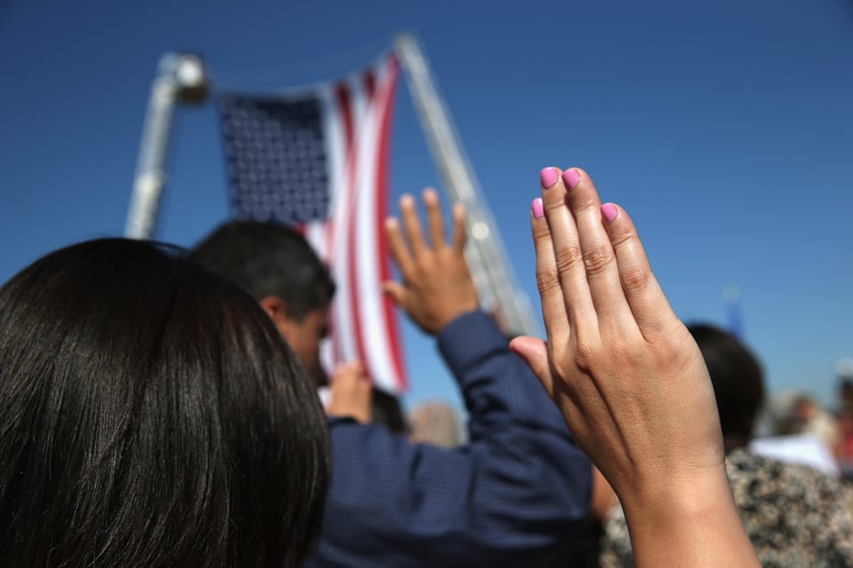 USCIS anuncia “excesivo” aumento en tarifas para inmigrantes