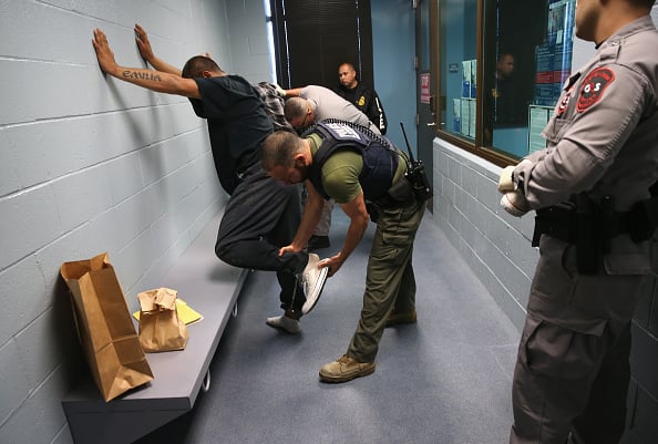 Jueza ordena liberación de inmigrantes en Florida por el coronavirus