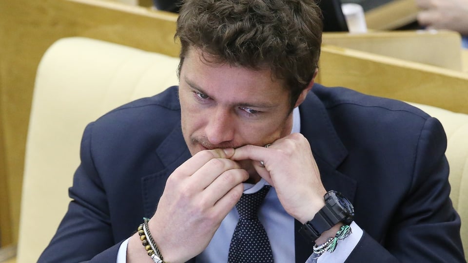Celebridad del deporte afirma el coronavirus se creó para «implementar microchips en las personas»