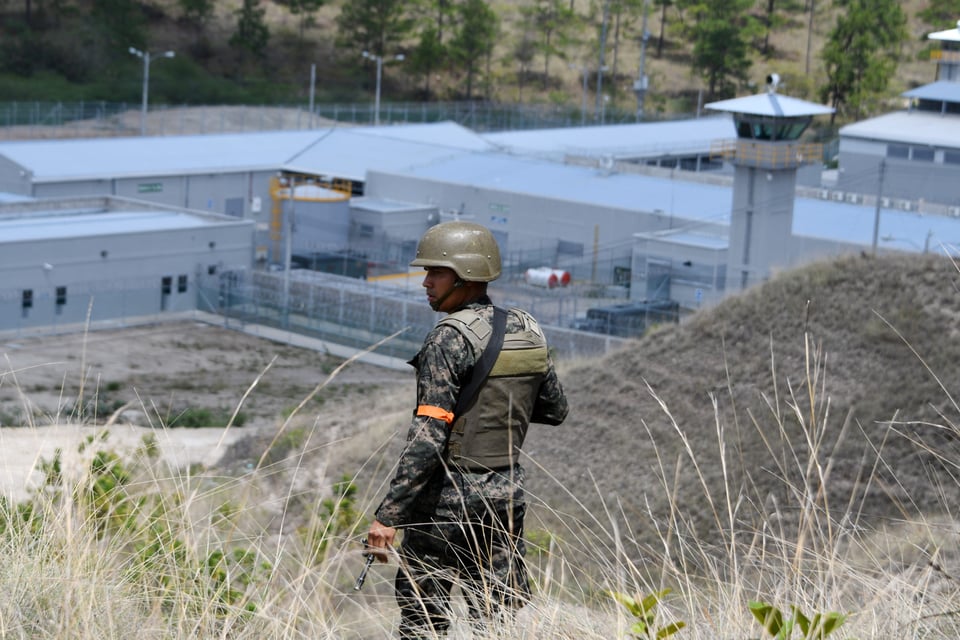 Honduras: Al menos 18 muertos y 16 heridos en motín