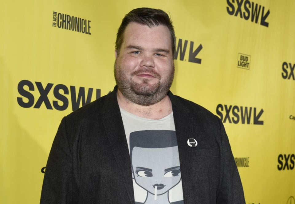 Actor Ash Christian muere a sus 35 años mientras dormía durante vacaciones en México featured image