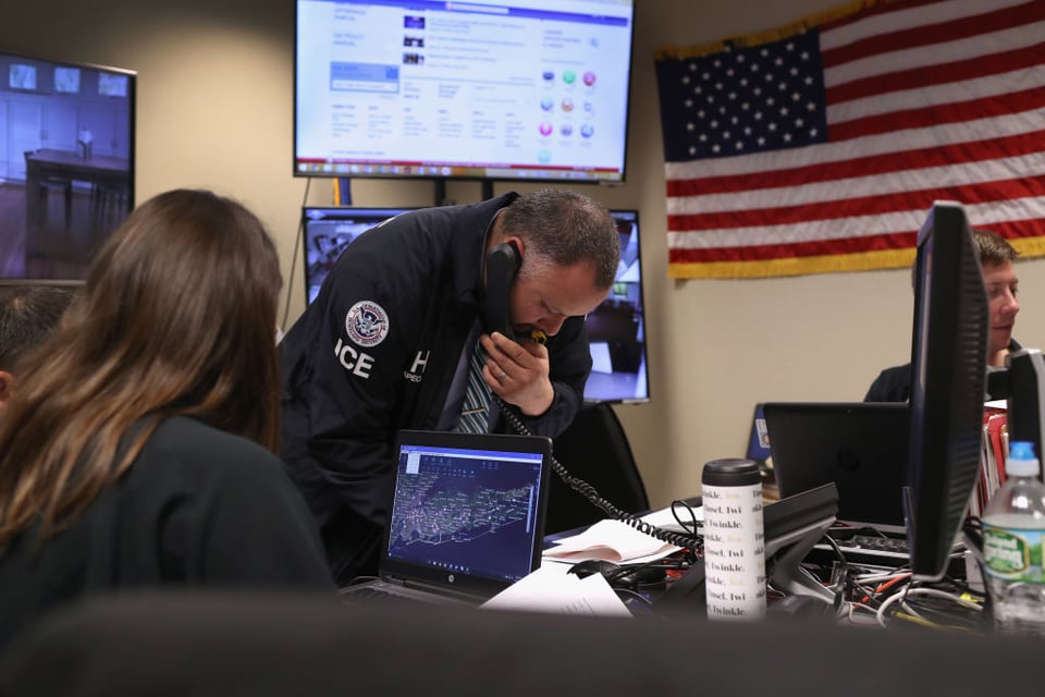 Buscan que la policía local colabore más con ICE en Carolina del Norte