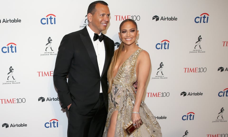 Resurge descarada foto en que A-Rod ‘manosea’ a JLo (FOTO) featured image