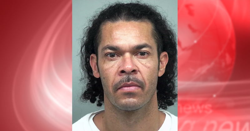 Crónica: Hispano se saca sus genitales y acaba en manos de ICE