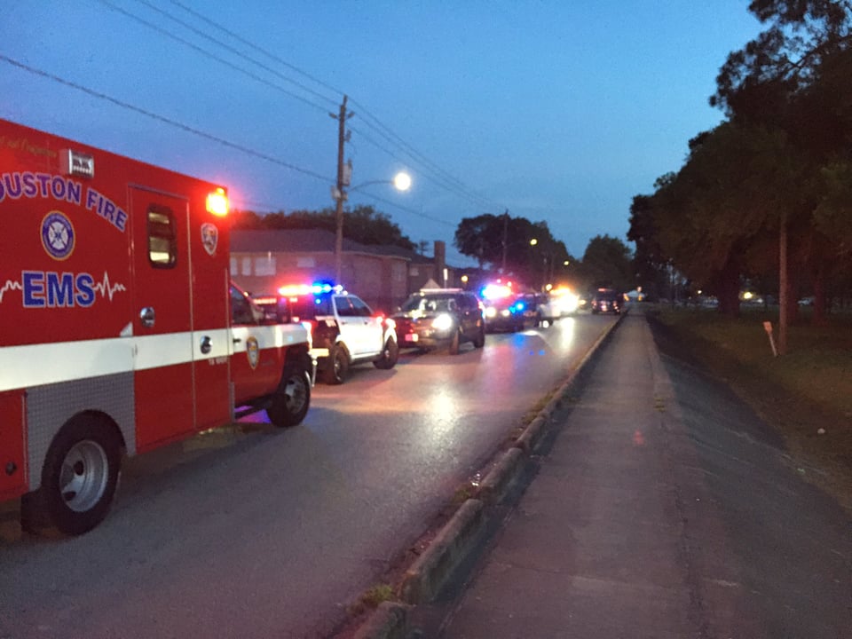 Texas: Hispano que amenazaba con suicidarse muere por disparos de la policía