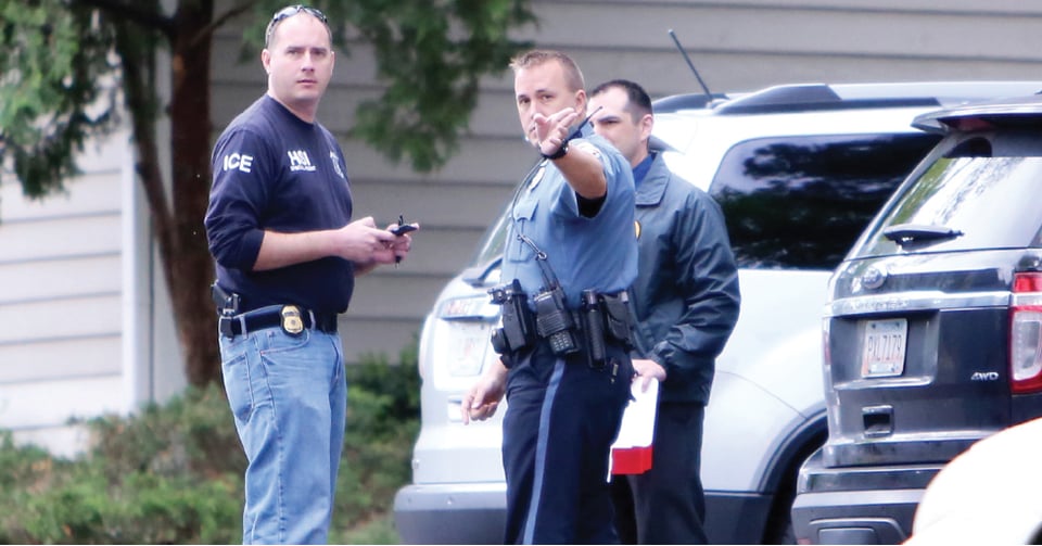 Reporte: Arrestos de ICE alcanzan cifra récord featured image