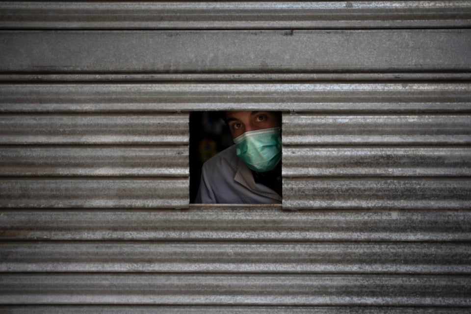 ICE revisa caso de detenidos que pueden ser vulnerables a coronavirus para otorgarles libertad