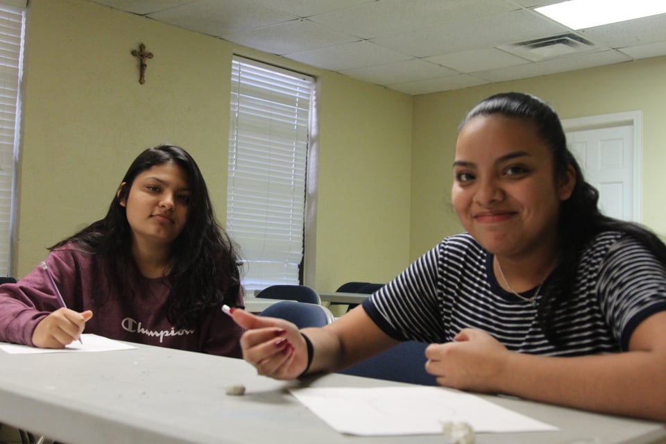 Jóvenes de origen mexicano ganan concurso de arte entre 12,000 aspirantes (VIDEO)