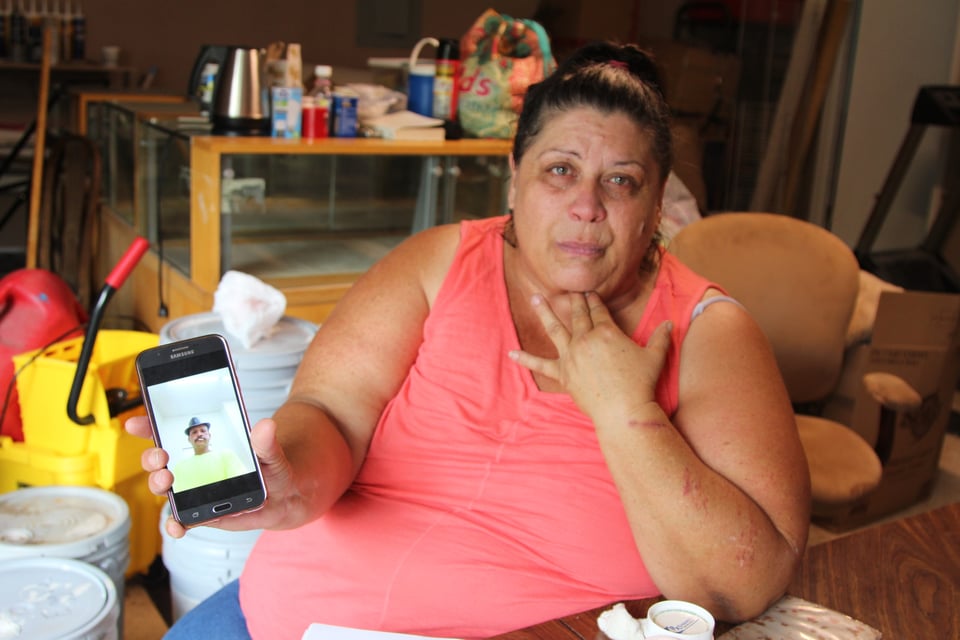Mujer vive en garaje desde que su esposo fue detenido por Inmigración (VIDEO)