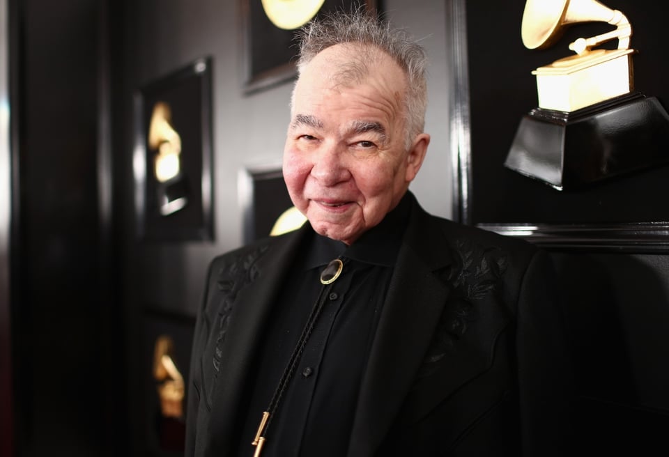 Muere el cantante de la voz ronca John Prine por coronavirus, fue una gran figura del folk y del country