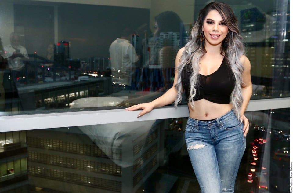 Lizbeth Rodríguez, conductora de Exponiendo Infieles destapa sus lonjas en poca ropa (FOTOS)