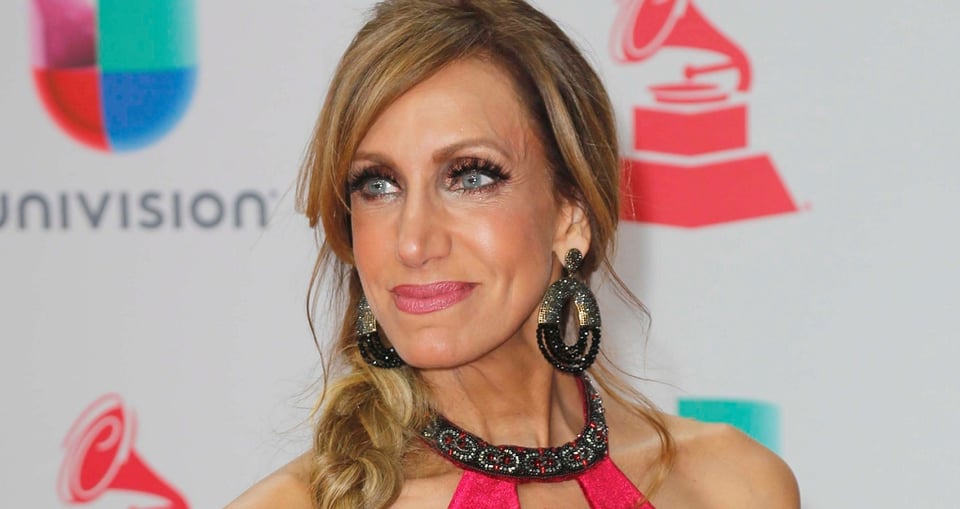 Hija de Lili Estefan se ‘impone’ a JLo en atrevido traje de baño demostrando que ella también tiene curvas (FOTOS) featured image