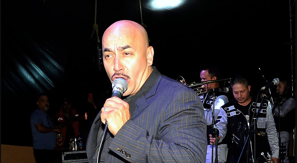 El pronunciado escote de hija de Lupillo Rivera con el que le compite a Ana Bárbara (FOTOS)