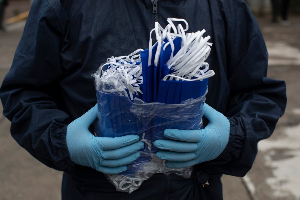 Tras aparecer semillas, ahora llegan paquetes con mascarillas coronavirus procedentes de China (FOTO)