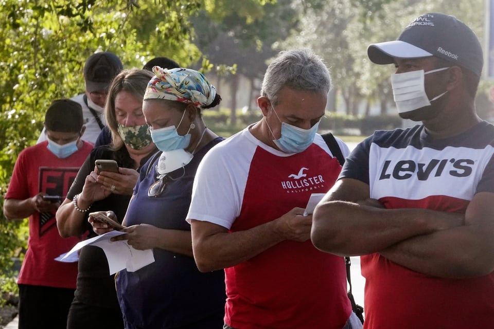 Crónica: Policía tiene luz verde para castigar a quienes no usen mascarillas