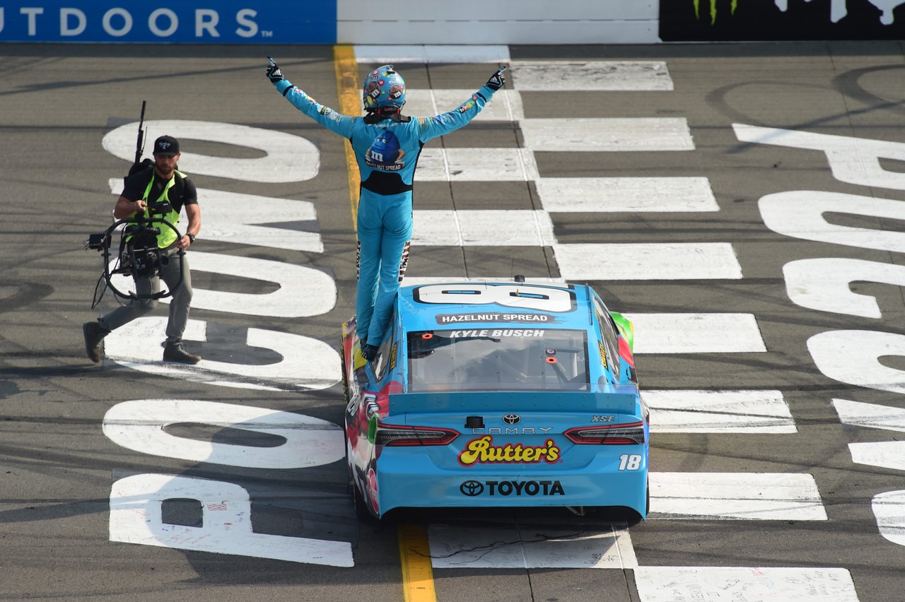 Kyle Busch ganó la Pocono 400 en el Pocono Raceway