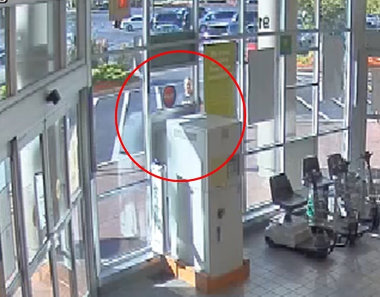 Policía tras mujer que acusó a hispano de haberla asaltado y secuestrado featured image
