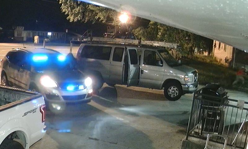 EXCLUSIVA: ICE intercepta camioneta de trabajadores hispanos (VIDEO) featured image