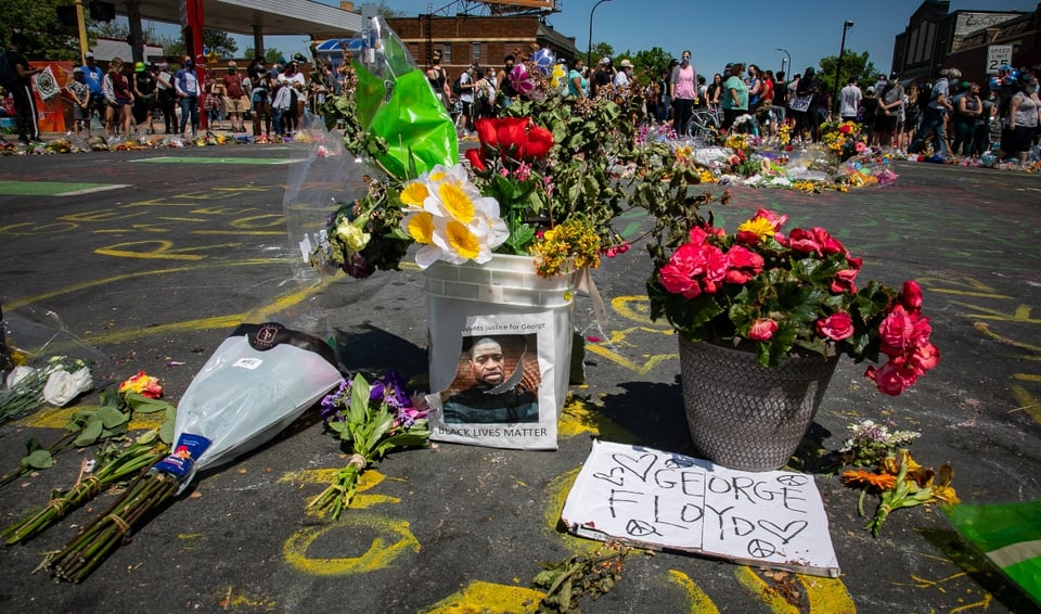 Derek Chauvin, agente acusado de la muerte de George Floyd, ya había sido disciplinado por abuso (FOTO) featured image