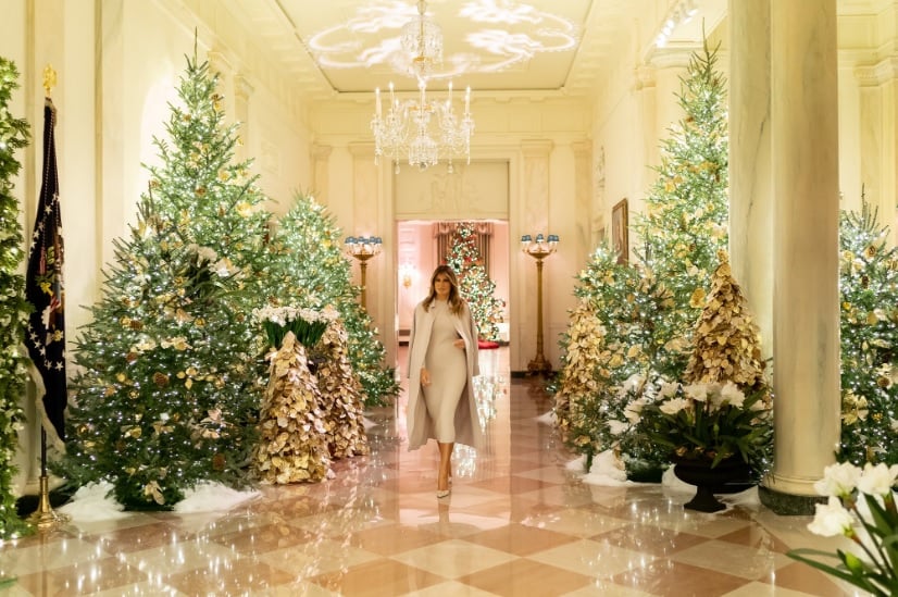 Melania Trump presenta las decoraciones navideñas de la Casa Blanca, pero la tachan de ridícula