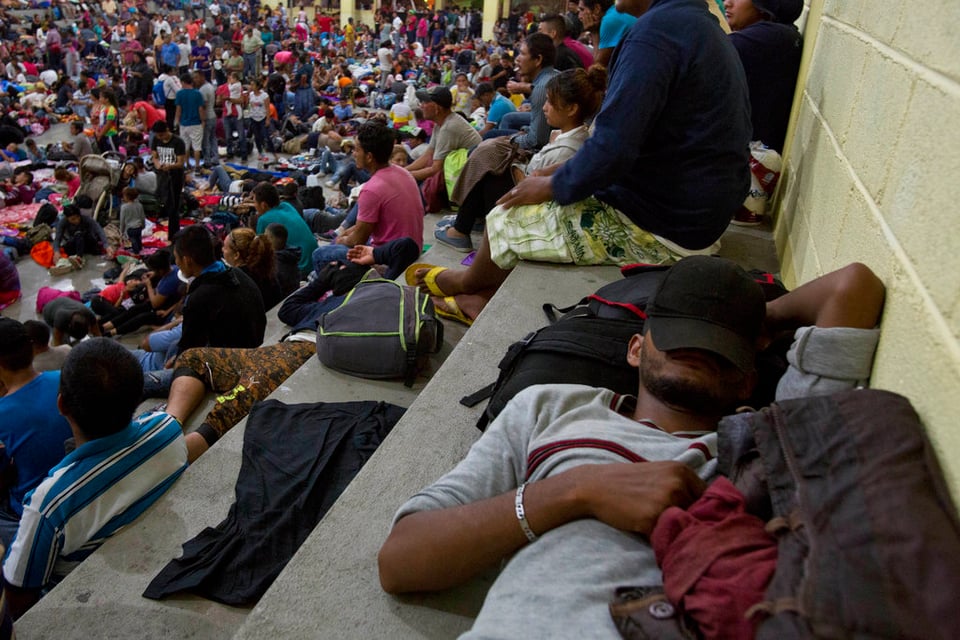 Caravana migrante marcha por Guatemala ante amenazas de Trump