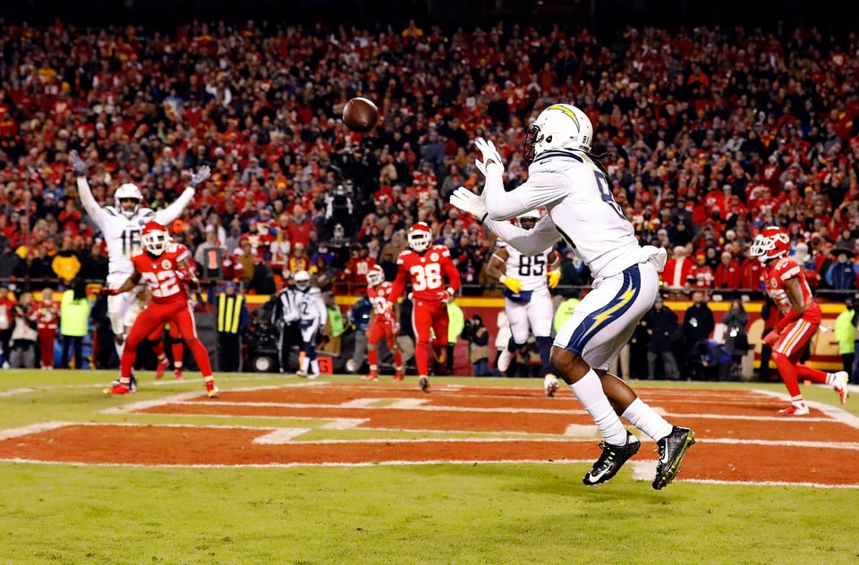 NFL Chargers remontan y vencen a Chiefs con jugada de dos puntos en el último segundo