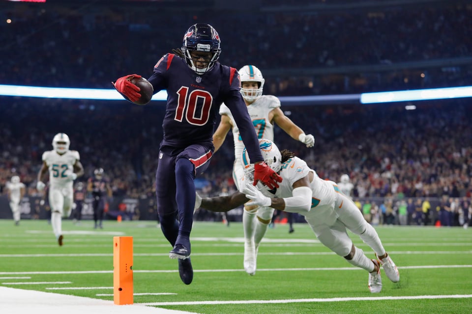 NFL Deshaun Watson brilla en triunfo de los Texans sobre los Dolphins