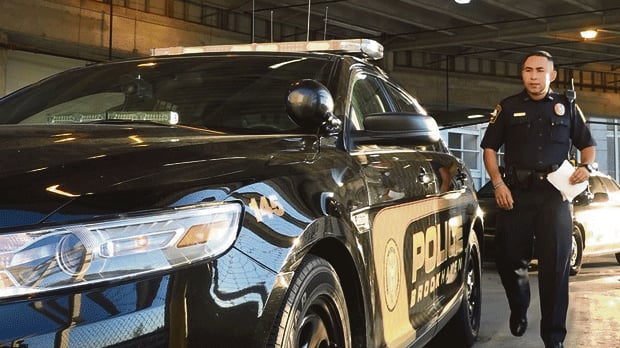 crónica, comunidad, hispano, agentes, policía